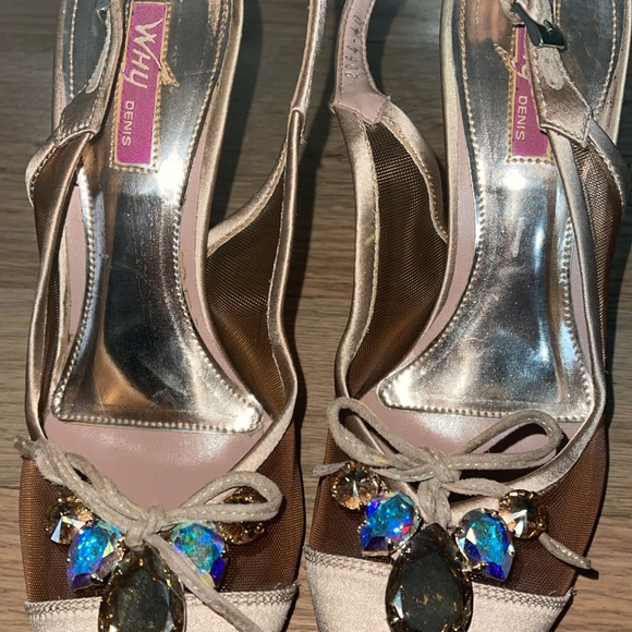 Beautiful sandals - Picture 2 of 3